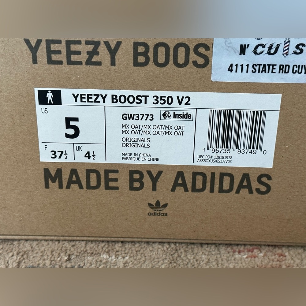 Yeezy BOOST 350 - Picture 5 of 12